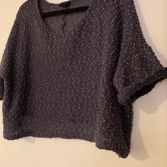 sweater - Picture 4 of 4